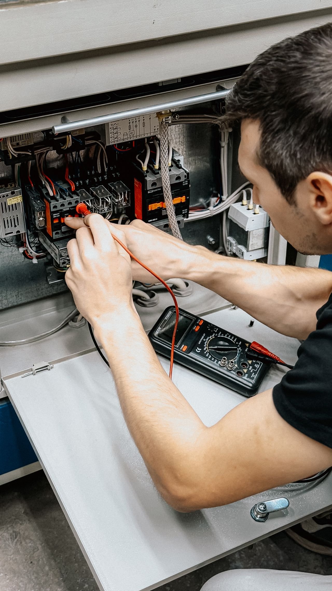 Emergency electrician visit